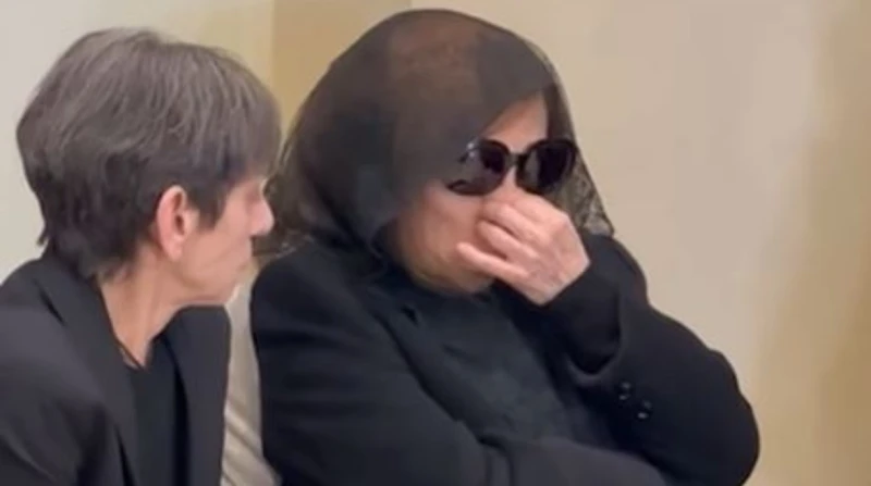 بكاء هستيري، فيروز تنهار في جنازة نجلها هلي الرحباني