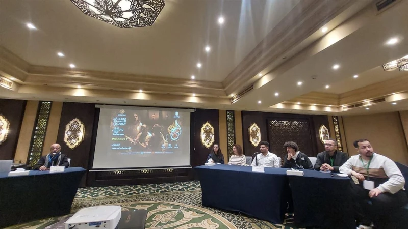 مخرج العرض المغربي «Windows F»: الكتابة أول حافز لى فى المسرح