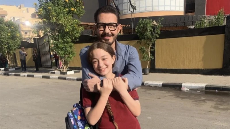 أحمد زاهر يحتفل بعيد ميلاد ابنته منى ويهنئها على نجاحها في "لعبة وقلبت بجد"