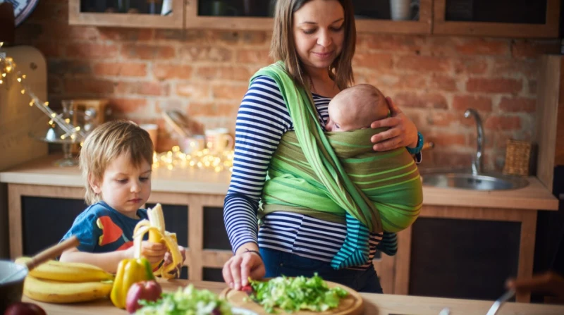 لماذا يُظهر الطفل عنادًا مع أمه أكثر من أبيه؟، اكتشف السر