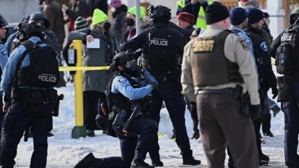 وكالة إنفاذ قوانين الهجرة الأمريكية توسع صلاحيات الاعتقال بدون أمر قضائي