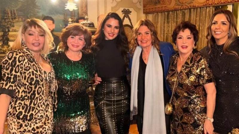 بحضور يسرا وليلى علوي.. إلهام شاهين تحتفل بعيد ميلادها