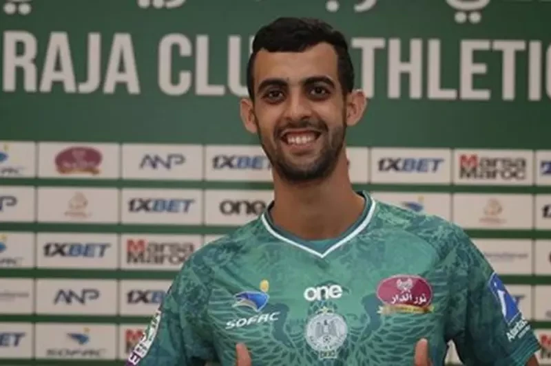 الظهير جاي من المغرب.. الأهلي يقفل ملف بلعمري