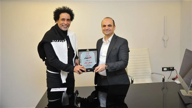 مصطفى شوقي في بودكاست "افاق عربية".."زي الدهب" كما لم تسمعها من قبل (فيديو)