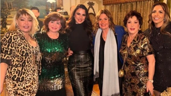 يسرا وليلى علوي ودرة أبرز الحضور في عيد ميلاد إلهام شاهين | شاهد