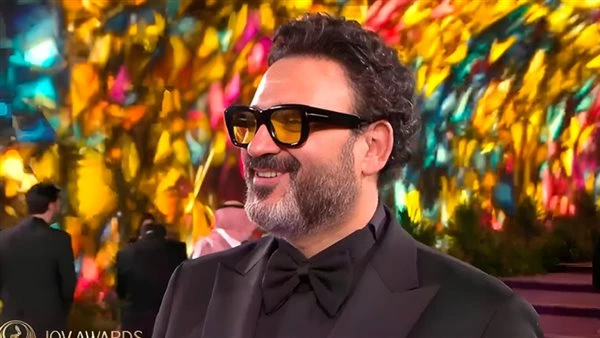 أكرم حسني من حفل Joy Awards: الشغل مع أنغام ممتع وعرض فيلم الورشة فى صيف 2026