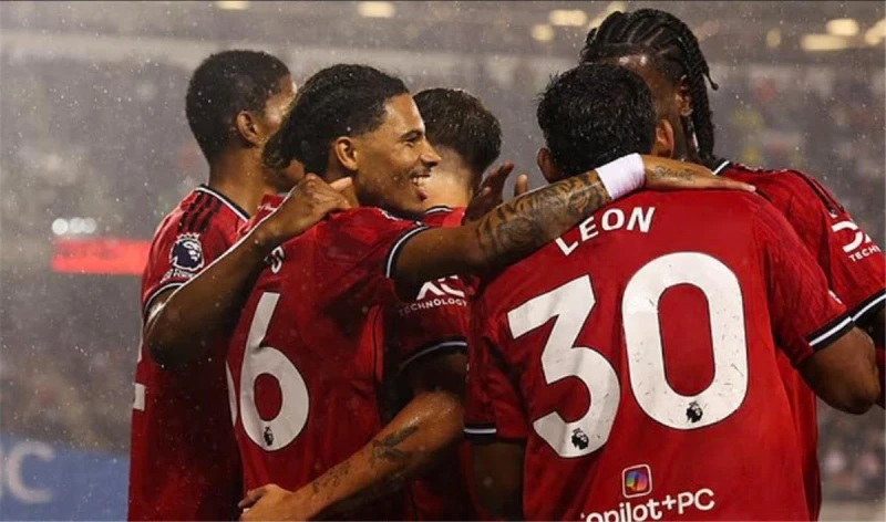 مشاهدة مباراة آرسنال ضد مانشستر يونايتد في الدوري الإنجليزي