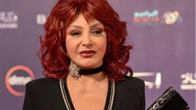 من رابعة العدوية إلى الراقصة والسياسي.. محطات صنعت أسطورة نبيلة عبيد