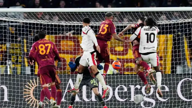 ضربة جزاء تنقذ روما من السقوط أمام البيج ميلان