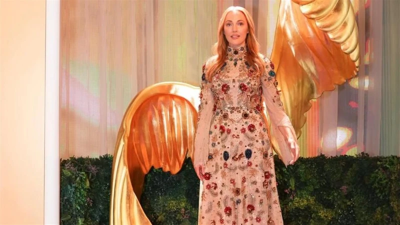 مريم أوزيرلي تخطف الأنظار في Joy Awards  بإطلالة ملوكية