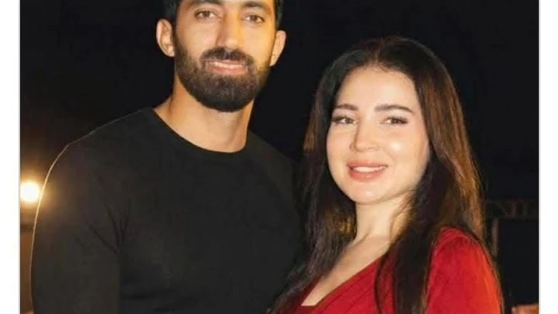 ذكاء اصطناعي وفيك.. مي عز الدين تُحبط شائعة حملها من أحمد تيمور