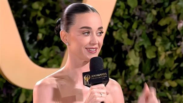 كيتي بيري: أجواء joy awards مبهرة وسعيدة بأن أقدم أول عرض داخل السعودية