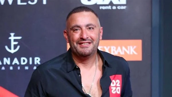 آخرها مذيع راديو.. مهن أحمد السقا على الشاشة