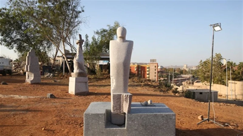 أرض سيمبوزيوم أسوان.. من موقع عمل إلى فضاء فني مستدام