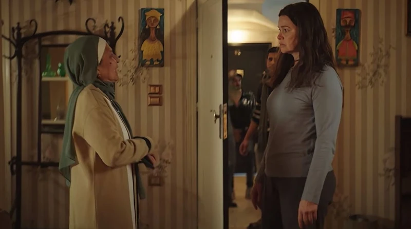 أحداث الحلقة التاسعة من مسلسل كان ياما كان. يسرا اللوزي تكتشف وجود نهى في منزلها