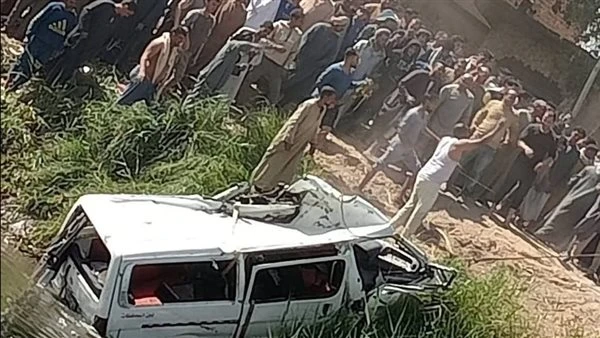 مصرع سائق ميكروباص وإصابة 13 في تصادم مروع بطريق أرمنت–الرياينة غرب الأقصر