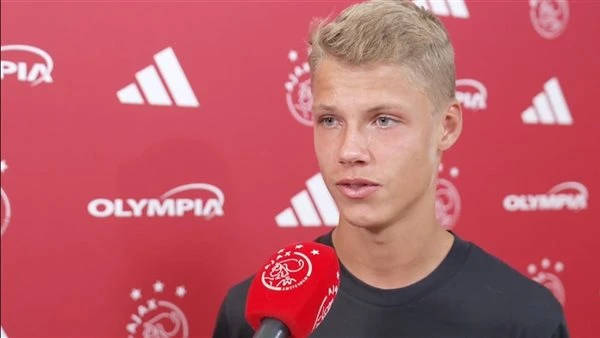 سباق البريميرليج على شون ستير.. أياكس يواجه ضغط ليفربول وأرسنال