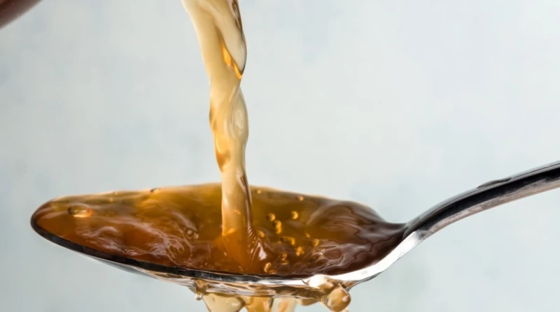 إنجاز علمي جديد. تحويل النفايات البلاستيكية إلى "خل" عبر التحفيز الضوئي