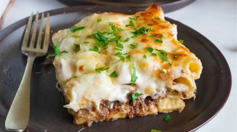 سيدة العزومات الرمضانية. الطريقة المثالية لتحضير المكرونة بالبشاميل بقوام كريمي