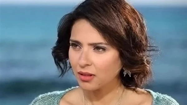 الموت يفجع الفنانة نورهان في والدتها. تعرف على سبب الوفاة