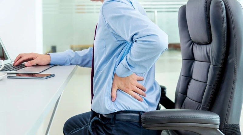 مع بداية اليوم. 5 خطوات لصحة ظهرك أثناء العمل المكتبي