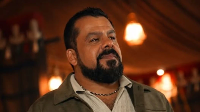 منذر رياحنة يرد على الشائعات: "مش أنا اللي أدخل مستشفى عشان مسلسل"