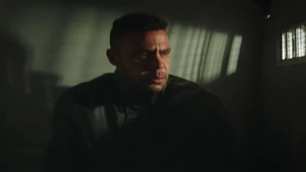 مسلسل الكينج الحلقة 10. صراعات حمزة الدباح مع تجار الأسلحة تشتعل