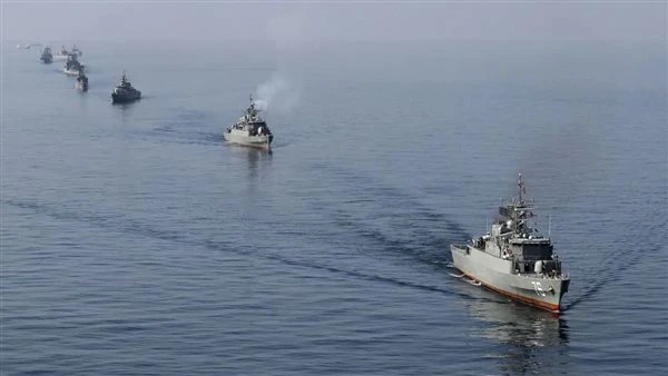 إيران تنفي وجود خطط لمناورات في هرمز وسط تحذيرات أمريكية