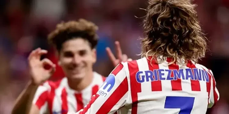 أتلتيكو يحسمها رسميًا: جريزمان وألفاريز مستمرون