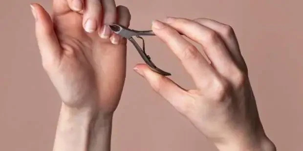 تفسير حلم قص الأظافر في المنام. دلالات الخير والتحذير عند ابن سيرين