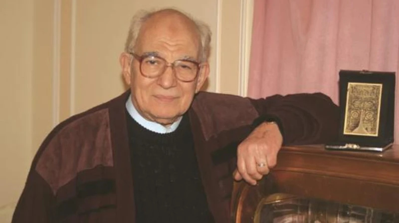 "شكرا لأنكم فاكريني"، رشوان توفيق يكشف عن أمنيته في عيد ميلاده الـ93 (خاص)