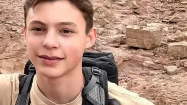 نجل رئيس الوزراء الإسرائيلي الأسبق يتصدر الأخبار في إيران.. ما القصة؟