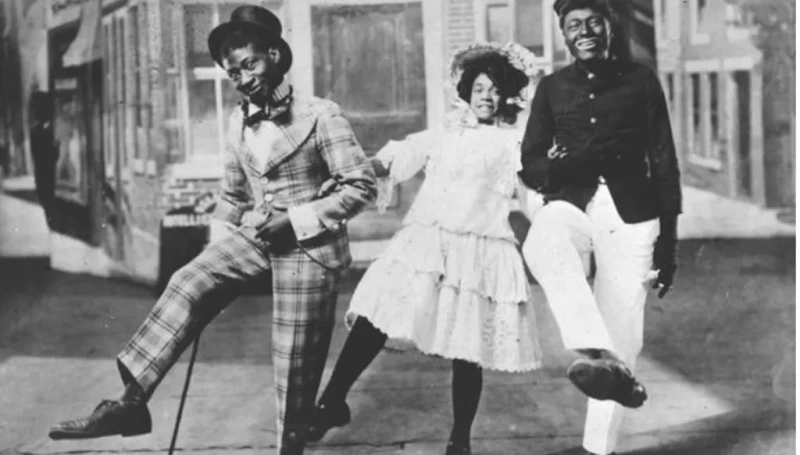 من طلاء الفلين إلى التزييف: رحلة "الوجه الأسود" من المسرح إلى عصر ترامب