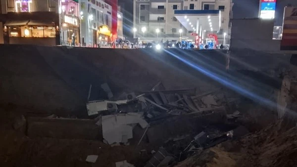 مشهد مرعب. لحظة هبوط أرضي مفاجئ داخل بنزينة في التجمع