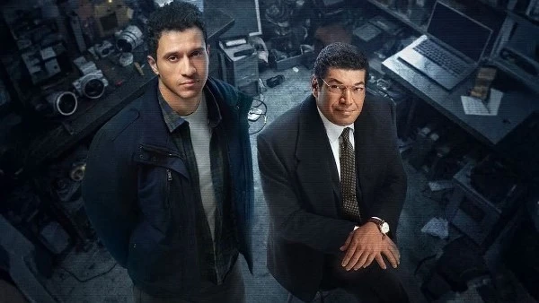 أمتع ناقد يشيد بمسلسل "عين سحرية"