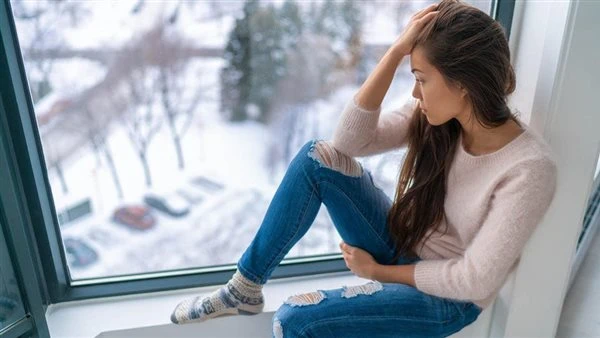 لماذا يزداد التوتر والإرهاق في الشتاء؟ خبيرة تغذية تفسّر الأسباب الغذائية