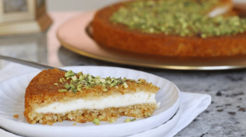 طريقة عمل عيش السرايا بالقشطة. حلوى رمضانية سهلة خطوة بخطوة