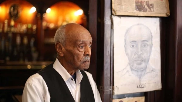 رحيل «عم فلفل». أشهر جرسون للمثقفين في مصر