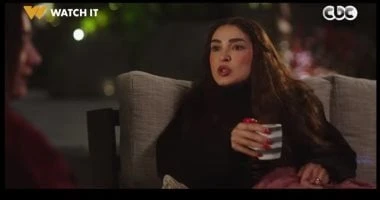 مسلسل حد أقصى الحلقة 8.. روجينا تحاول إقناع عميل بشراء فيلا من الشركة