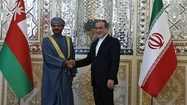 عمان وطهران تتباحثان الملف النووي الإيراني وسط جهود دبلوماسية مستمرة