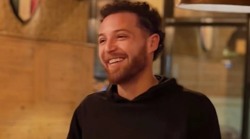 "فيمنست". محمود حجازي يُثير الجدل في أول ظهور بعد خلافه مع زوجته