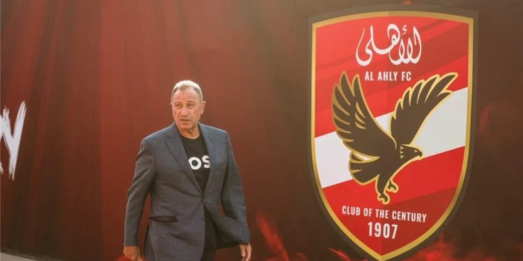 الخطيب يحسم مصير صفقة ثنائي بيراميدز في الأهلي