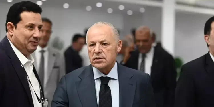 هاني أبو ريدة يشارك في اجتماع IFAB الـ140 باسم فيفا