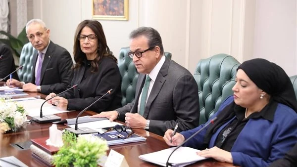 وزير الصحة يستقبل وزيري الأوقاف والثقافة لبحث توحيد الخطاب التوعوي في مواجهة القضية السكانية