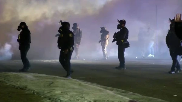 الولايات المتحدة على صفيح ساخن| مظاهرات واسعة ضد هيئة الهجرة والجمارك تشعل الشارع الأمريكي