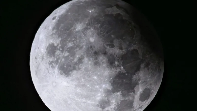 ما حقيقة احتمال اصطدام الكويكب "2024 YR4" بالقمر