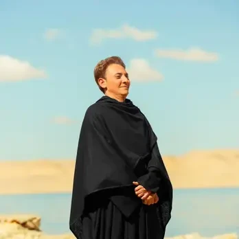 فتحي عبد الوهاب يثير مخاوف جمهوره بصورة غريبة.. إلى أي عمل تنتمي؟