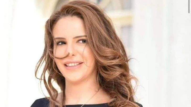 دنيا عبد العزيز تثير الجدل برسالة غامضة: ما تلمش الزبالة حواليك وبعدين تشتكي