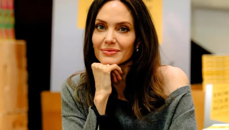 صورة أنجلينا جولي تنقل وجع غزة باقتباس مؤلم