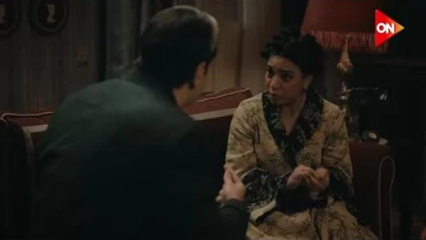 مسلسل النص التاني الحلقة 4. دنيا سامي تكشف حقيقة عمل أحمد أمين أمام الضابط